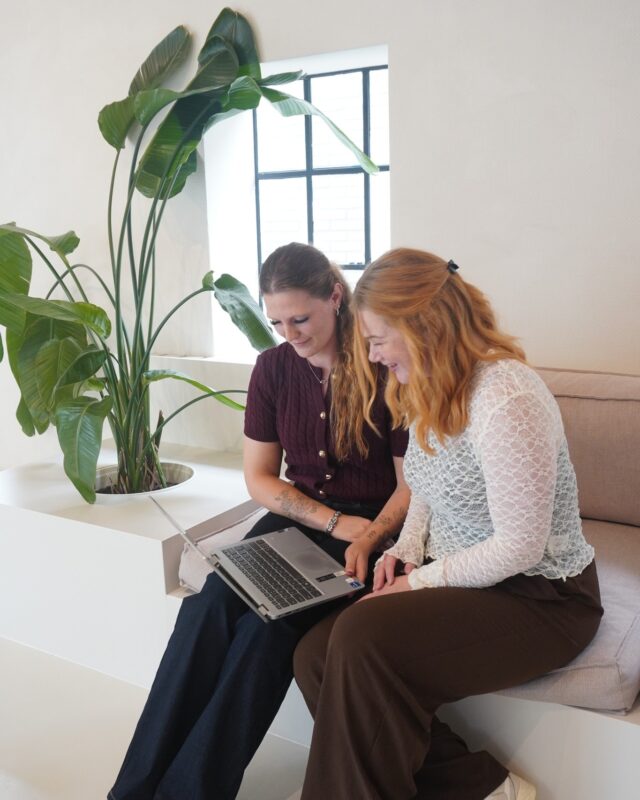 Bij Dinck draait het om inspiratie die altijd up-to-date is. Daarom werken we niet alleen aan het ontwikkelen van nieuwe thema’s, maar geven we ook de bestaande thema’s een frisse update.

Op dit moment zijn we druk bezig met het verversen van de seizoensfavorieten: herfst, Sint-Maarten, Sinterklaas, winter en kerst. Zo zorgen we ervoor dat jij als pedagogisch professional of gastouder steeds opnieuw kunt rekenen op actuele ideeën die aansluiten bij de praktijk en het seizoen.

Zo blijft Dinck met je meegroeien, jaar na jaar! 🍂❄️

#dinck #uptodate #inspiratievoorindekinderopvang #onlineactiviteitenplatform #kinderopvang